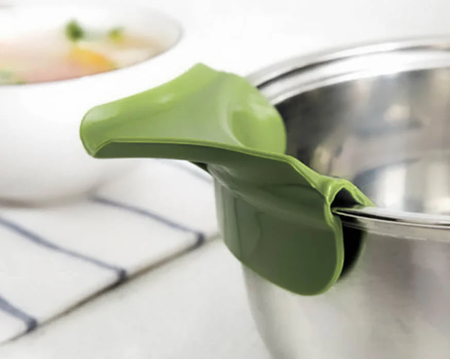 Bec verseur en silicone pour casserole - Image 5