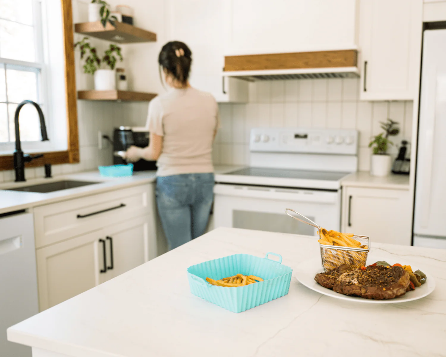 Récipient antiadhésif en silicone CARRÉ de 6.5 pouces pour air fryer - Image 7