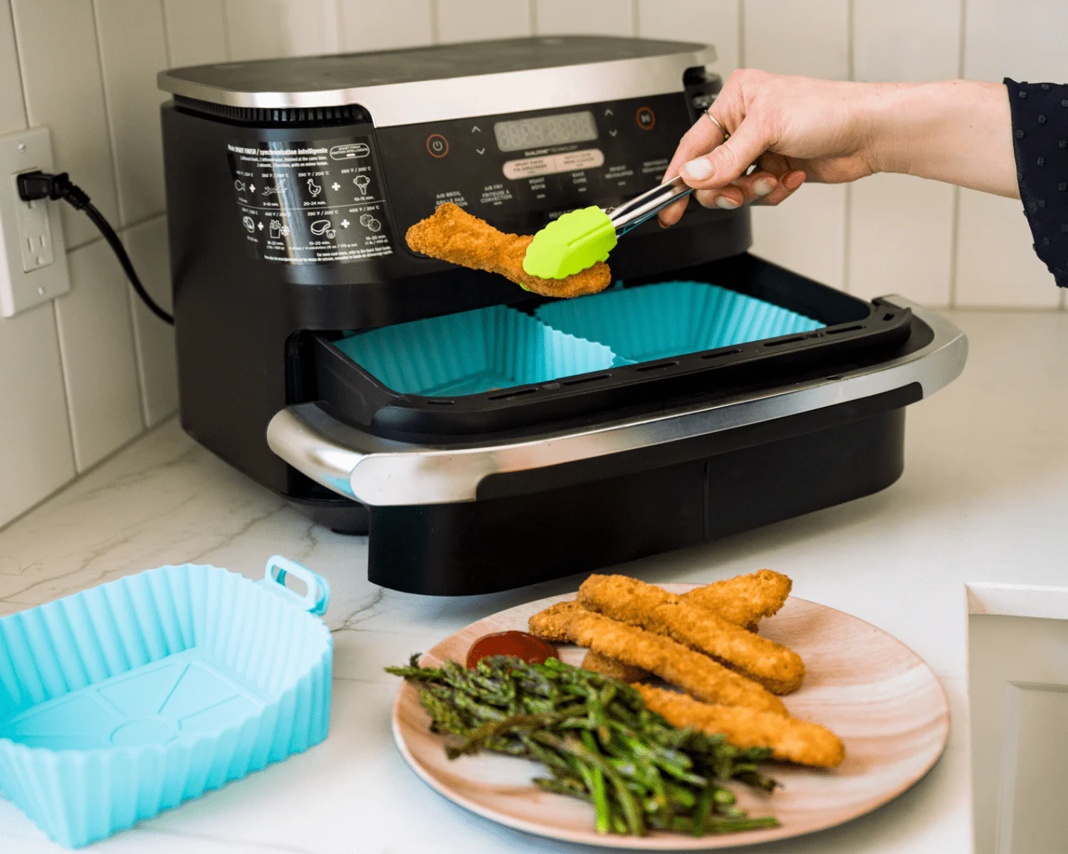 Récipient antiadhésif en silicone CARRÉ de 6.5 pouces pour air fryer - Image 3