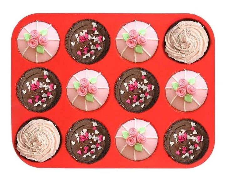 Plaque-moule en silicone pour 12 muffins - Image 9